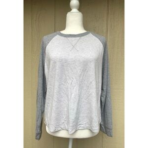 Urban Romantics Gray Raglan Sleeve Long Sleeve Shirt/Sweatshirt